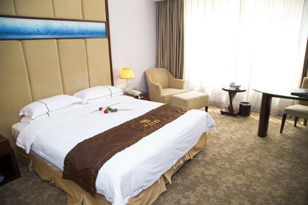 Long Zhou Grand Hotel Guangzhou Eksteriør billede